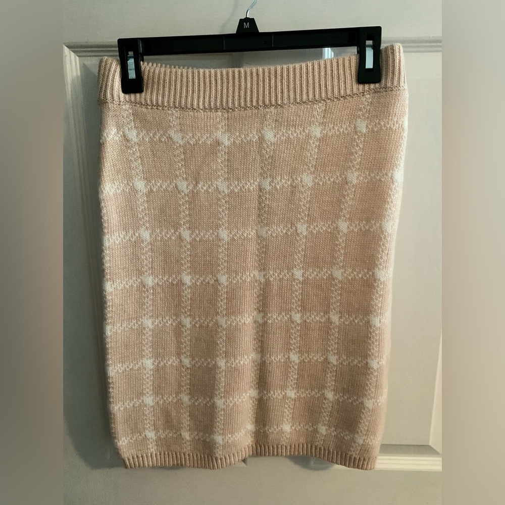 New with tags English Factory cream and white sweater material skirt